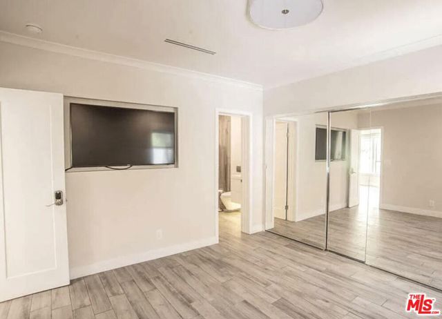 6526 6528 San Vicente Boulevard, Los Angeles CA: https://media.crmls.org/mediaz/cb147efe-26f4-4ddb-b92a-f724529b3faf.jpg