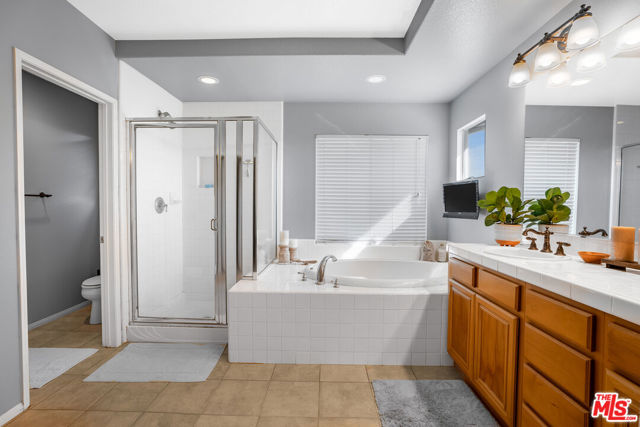 28804 Sugar Bliss Place, Santa Clarita CA: https://media.crmls.org/mediaz/cb152a0c-1196-4ce3-8c7d-84a8a5f95e12.jpg