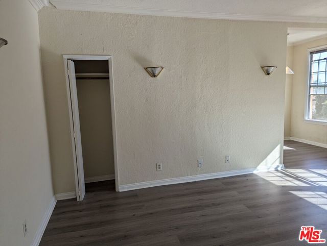 5640 Franklin Avenue, Los Angeles CA: https://media.crmls.org/mediaz/cb160d5e-f75e-48f3-9850-d6936efd84d2.jpg