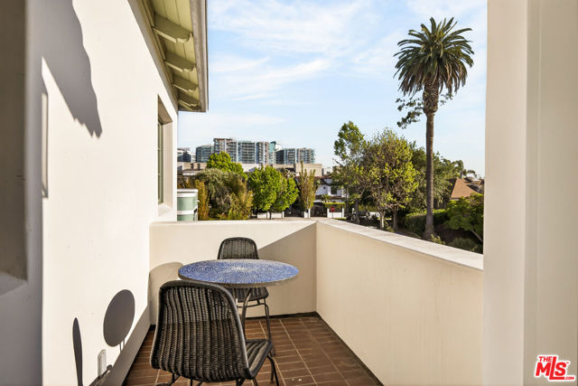 Image 29 of 43 For 3128 Stanford Avenue