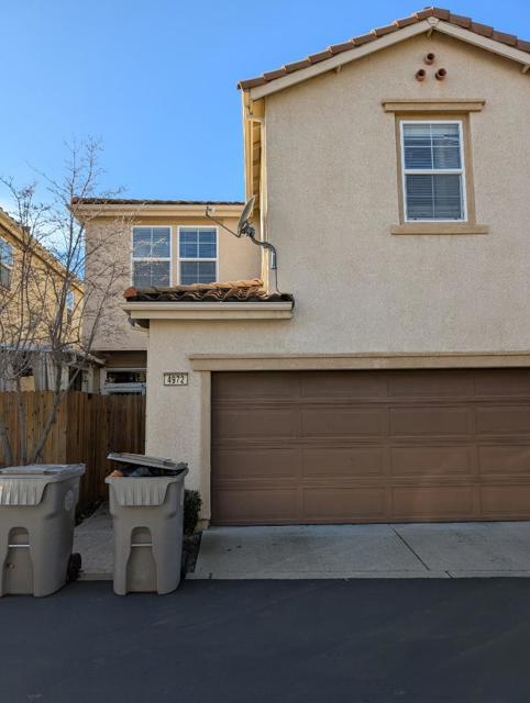 4972 Madamin Way, Sacramento CA: https://media.crmls.org/mediaz/cb1659da-89e2-421b-9da8-89e14970525b.jpg