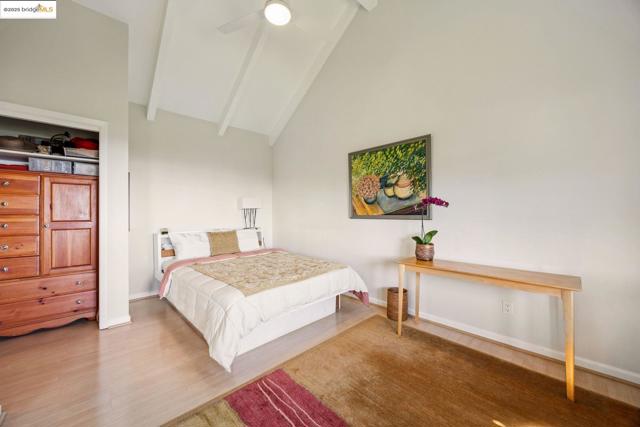 40 Spy Glass Hill, Oakland CA: https://media.crmls.org/mediaz/cb166f78-3e01-47ae-9762-70baca52a04f.jpg