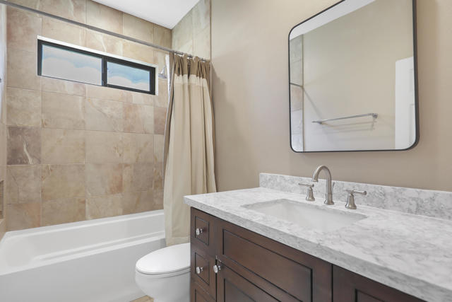 38019 Crocus Lane, Palm Desert CA: https://media.crmls.org/mediaz/cb1757b1-08b0-4f54-af3e-dace473af295.jpg