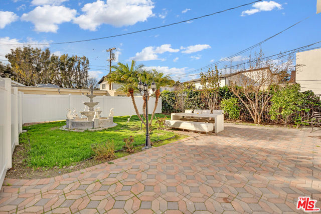 1131 S Swall Drive, Los Angeles CA: https://media.crmls.org/mediaz/cb17afe9-1b84-4f56-bbf6-7b8c2a5715a6.jpg