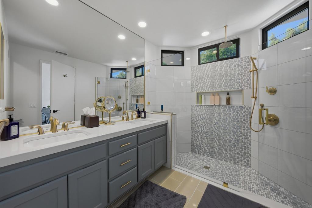 MLS #219138411DA image #29