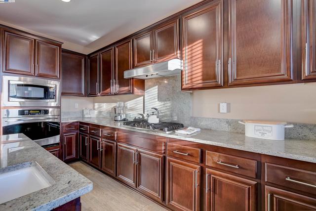 Image 22 of 60 For 2394 Amantea Way