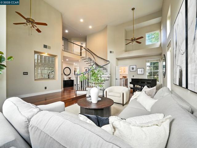 36309 Tunbridge Drive, Newark CA: https://media.crmls.org/mediaz/cb18ed84-c8cd-4234-a6b8-3436d153d6f4.jpg