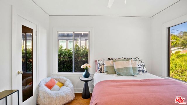 6155 Poppy Peak Drive, Los Angeles CA: https://media.crmls.org/mediaz/cb196b63-0b6c-4ab6-adc7-63d2106fbafb.jpg