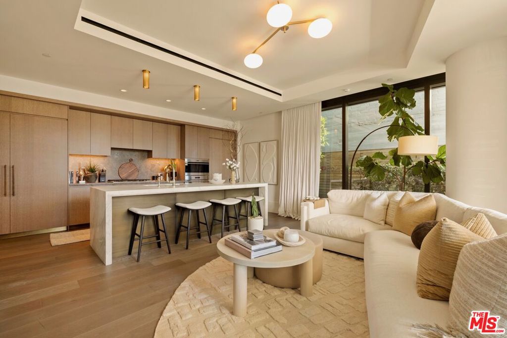 8420 W Sunset Boulevard #107