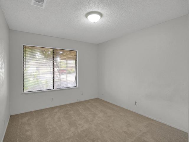 3559 Vernal Avenue, Merced CA: https://media.crmls.org/mediaz/cb1a2032-6067-4d93-84ea-c17af4e43bf8.jpg