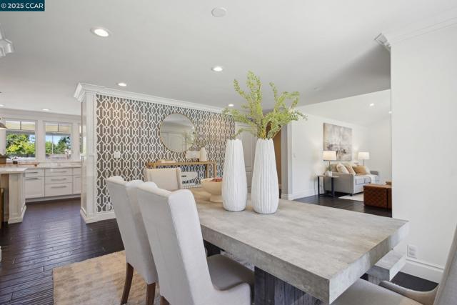12994 Hawkins Dr, San Ramon CA: https://media.crmls.org/mediaz/cb1a5dae-4a86-48f9-a6c3-b70796618ac5.jpg