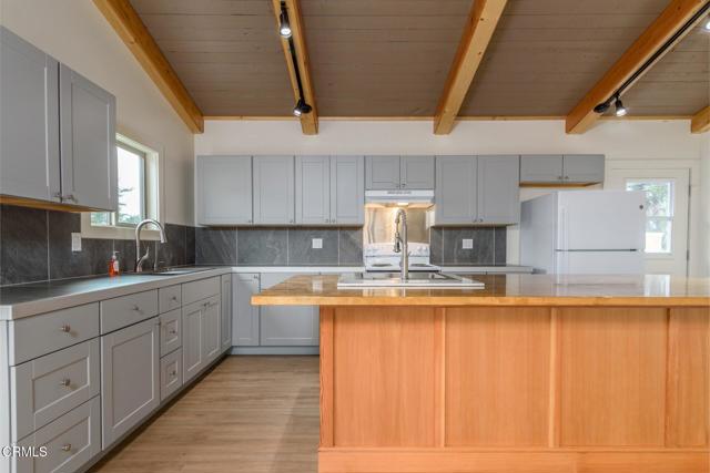 340 Main Street, Point Arena CA: https://media.crmls.org/mediaz/cb1ad9ca-82fd-4e6e-9dc8-e7d7610ed216.jpg
