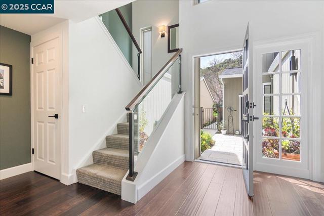 5 Doral Dr, Moraga CA: https://media.crmls.org/mediaz/cb1ae2a1-8b4b-48f6-aff3-b420dae5514f.jpg