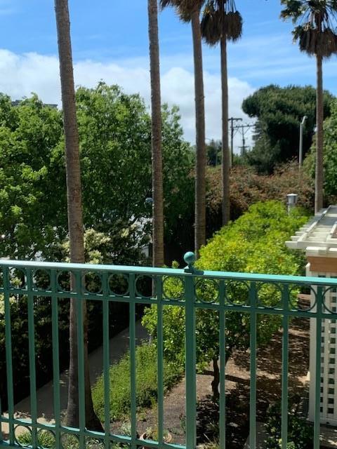 1 Baldwin Avenue, San Mateo CA: https://media.crmls.org/mediaz/cb1ae552-f737-4102-b117-4520290e12d0.jpg