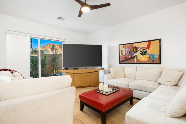 52700 Avenida Vallejo, La Quinta CA: https://media.crmls.org/mediaz/cb1c498b-b50c-466a-b6bd-be4c8640d2a6.jpg