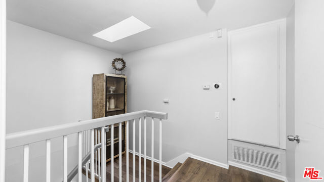 663 W Terrylynn Place, Long Beach CA: https://media.crmls.org/mediaz/cb1cbd3c-7a9e-405f-a6ac-d904289e28b1.jpg