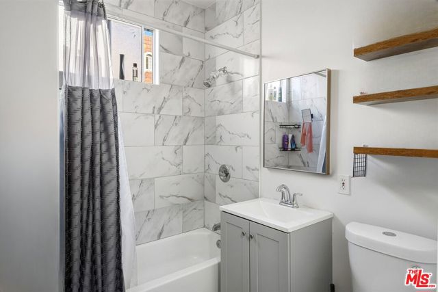 10767 Massachusetts Avenue, Los Angeles CA: https://media.crmls.org/mediaz/cb1cd32c-6cc3-4a79-852a-1e0fac724bae.jpg