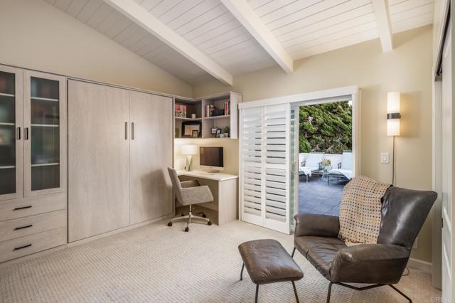 7031 Estrella De Mar Road, Carlsbad CA: https://media.crmls.org/mediaz/cb1db80a-e3a8-489d-9b4e-a4f1f1607535.jpg