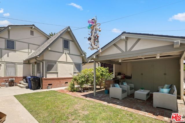 4155 Madison Avenue, Culver City CA: https://media.crmls.org/mediaz/cb1e0bb3-9927-4f13-8fcf-9069171a69e5.jpg