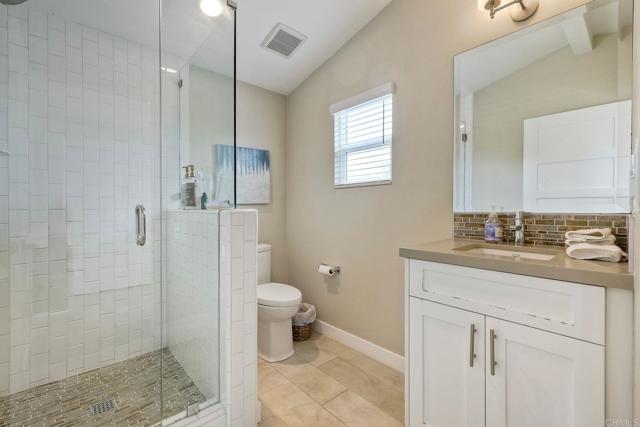295 Chinquapin Ave, Carlsbad CA: https://media.crmls.org/mediaz/cb1e3fa1-6bff-4ef6-b4de-a479677f32d1.jpg