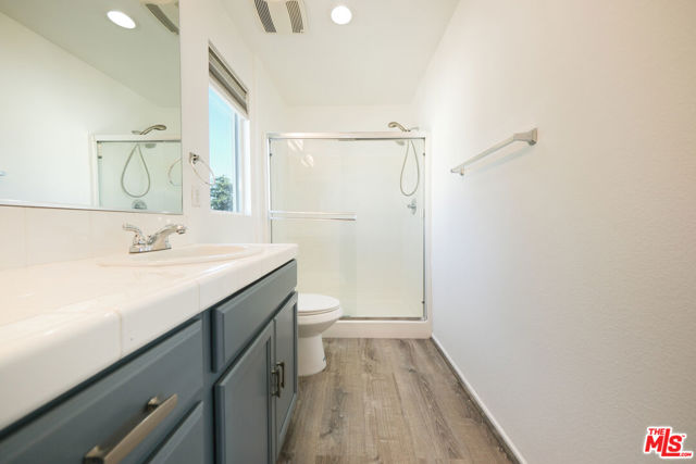 14661 Sherman Way, Van Nuys CA: https://media.crmls.org/mediaz/cb1ef09c-c938-4215-a72b-b1f4185fb7eb.jpg
