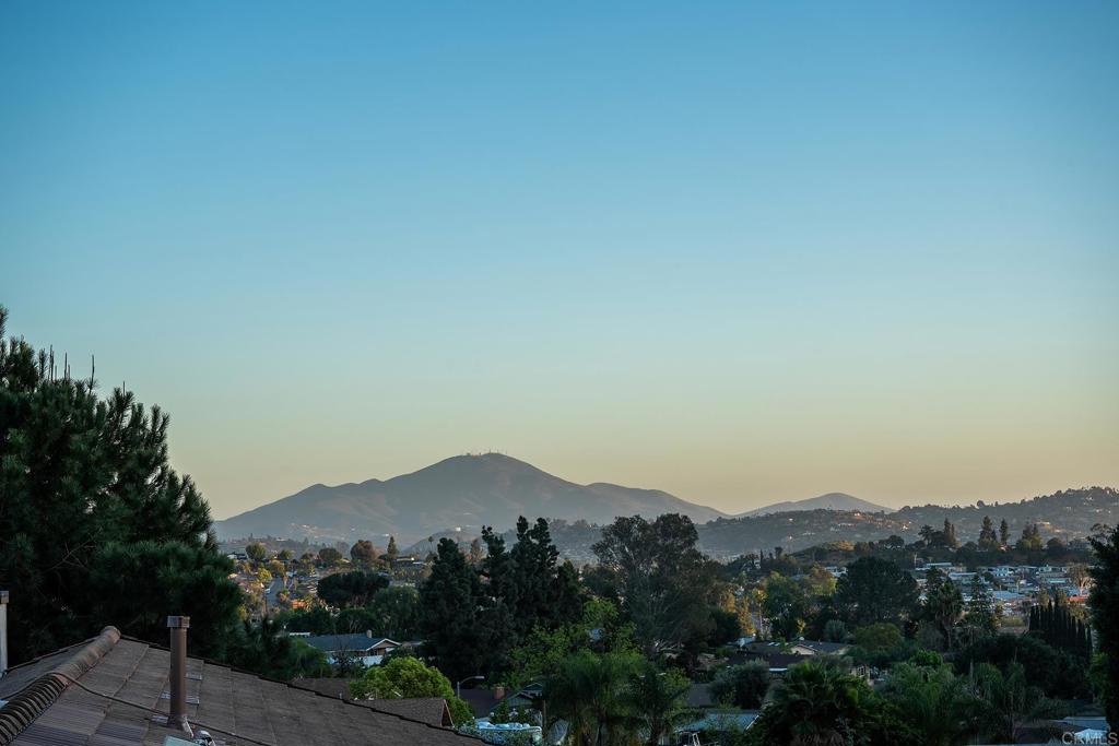 https://media.crmls.org/mediaz/cb1f48ed-e06c-4cad-ba02-a2bd66329661.jpg?preset=X-Large