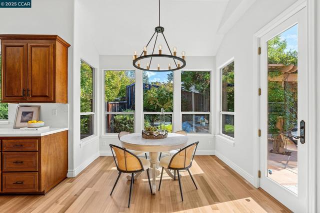 21 Monte Crest Ct., Walnut Creek CA: https://media.crmls.org/mediaz/cb1f8a78-7c53-4ca2-9509-f6a4d567eeb0.jpg