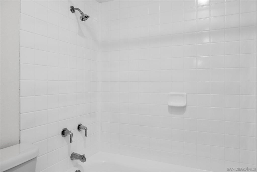 8069 Caminito De Pizza - photo 17