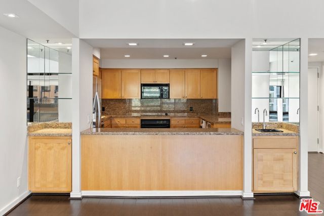 10445 Wilshire Boulevard, 406 photo 15