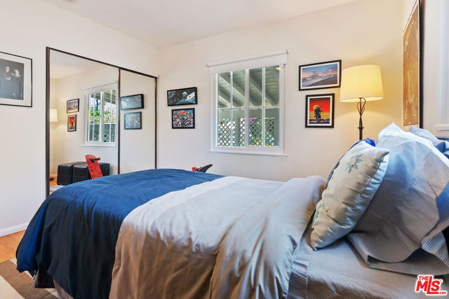 13155 Hartsook Street, Sherman Oaks CA: https://media.crmls.org/mediaz/cb20ccd6-a2c6-42df-9b4b-42c5e70e8f0f.jpg