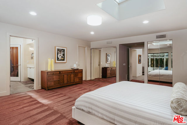 550 N Arquilla Road, Palm Springs CA: https://media.crmls.org/mediaz/cb20f97b-605f-4a01-8a5c-62c5b4160b32.jpg