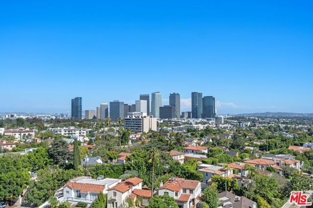10490 Wilshire Boulevard, Los Angeles CA: https://media.crmls.org/mediaz/cb218cfc-0624-4145-b5d6-56e64bea26e8.jpg