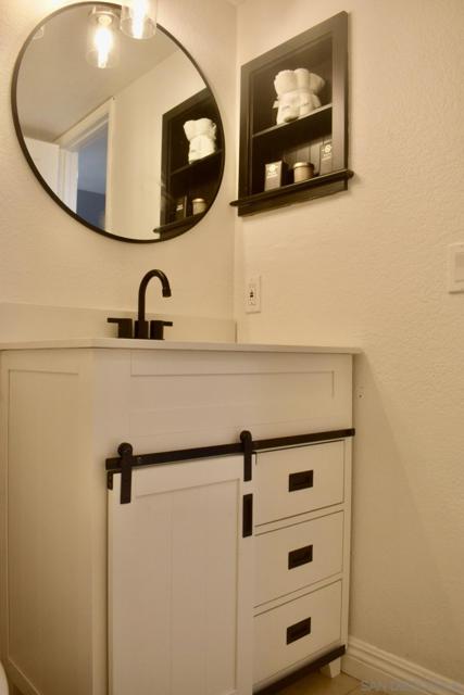 2206 Luz Way, Oceanside CA: https://media.crmls.org/mediaz/cb21a745-e668-41a7-a527-06c4d1c67e47.jpg