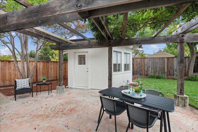1059 Nilda Avenue, Mountain View CA: https://media.crmls.org/mediaz/cb21aa94-f3fd-484f-b172-8ebc8fcade7c.jpg
