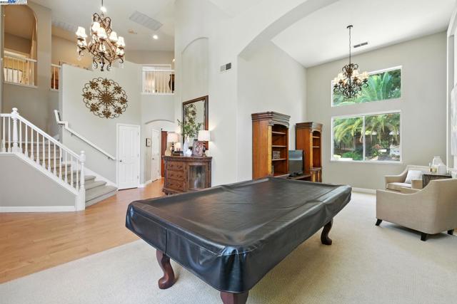 304 Dillon Court, Roseville CA: https://media.crmls.org/mediaz/cb21d3c5-d927-4a57-a4e5-13bba654a3ff.jpg