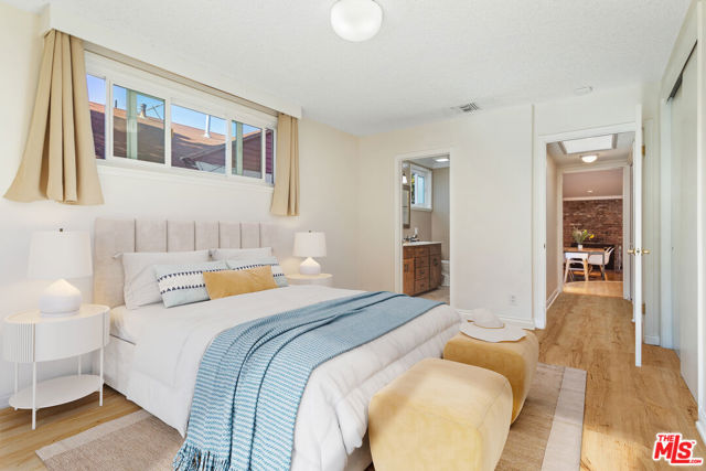 4157 Tivoli Avenue, Los Angeles CA: https://media.crmls.org/mediaz/cb22050d-aca7-4b05-93f0-24bc221dffdc.jpg