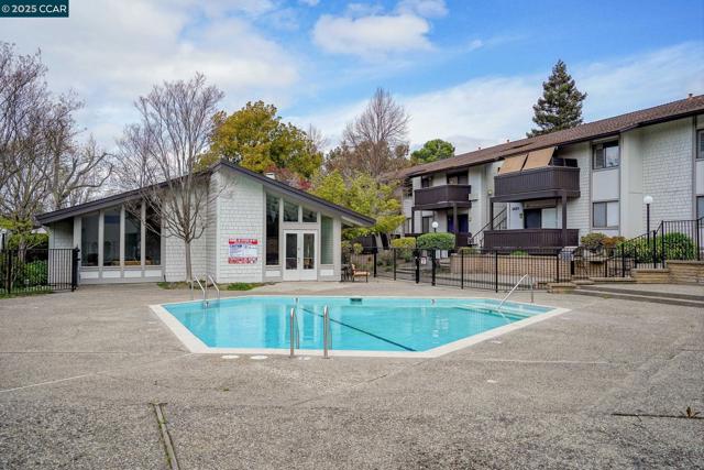 1411 Marchbanks Dr, Walnut Creek CA: https://media.crmls.org/mediaz/cb2277ee-b367-4ae7-a75b-65dfcab05c29.jpg