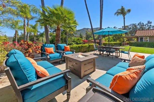 13627 Poway Springs Rd, Poway CA: https://media.crmls.org/mediaz/cb23208b-1da8-4a79-950c-e5d2992d5df5.jpg