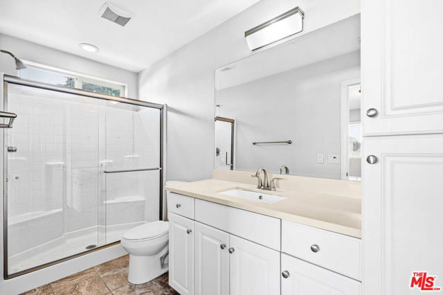 921 W 30th Street, Los Angeles CA: https://media.crmls.org/mediaz/cb2347c8-c4a0-49c6-8c06-81c08812b710.jpg