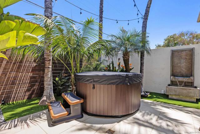 227 Neptune Ave, Encinitas CA: https://media.crmls.org/mediaz/cb23bf4d-0c45-43d5-85ac-02cf6ebaa95e.jpg