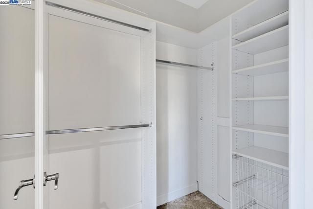 1037 Sunset Creek Ln, Pleasanton CA: https://media.crmls.org/mediaz/cb24765b-76bc-4f88-b1d6-79e52775937e.jpg