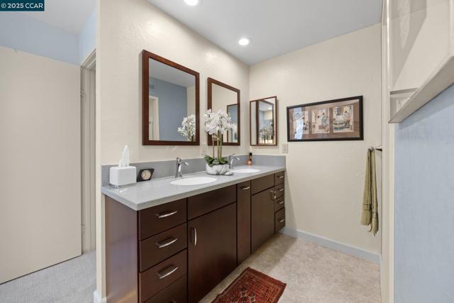 3800 Terra Granada Dr, Walnut Creek CA: https://media.crmls.org/mediaz/cb248685-cc85-4eee-a48e-15855c0fc8e8.jpg