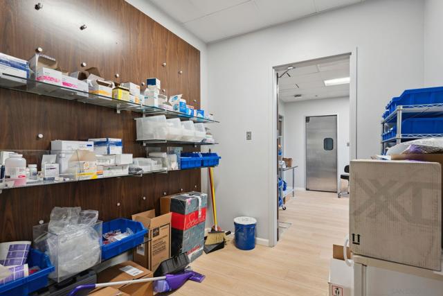 11189 Sorrento Valley Rd, San Diego CA: https://media.crmls.org/mediaz/cb24dd2b-36ca-436d-9b2f-381e89a8154e.jpg