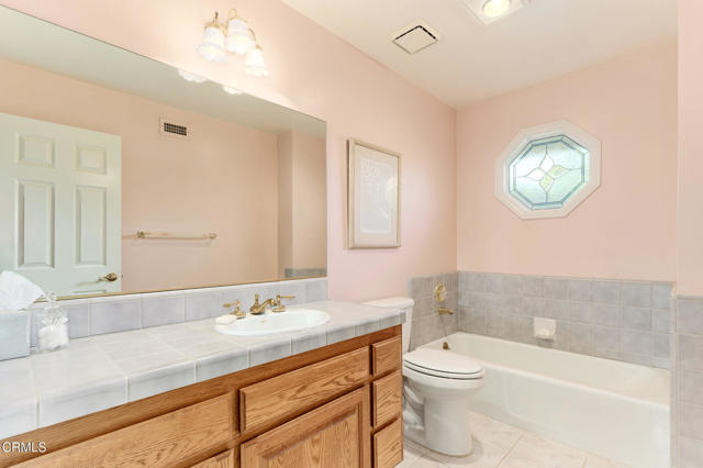11616 E Las Posas Road, Camarillo CA: https://media.crmls.org/mediaz/cb25367b-906c-417e-9221-e69d30b6c93b.jpg