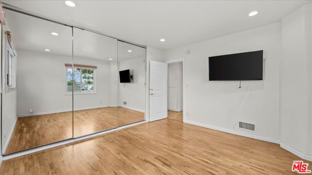 12440 Walsh Avenue, Los Angeles CA: https://media.crmls.org/mediaz/cb25569f-0b9c-4ab7-bf9d-4cff727d746a.jpg