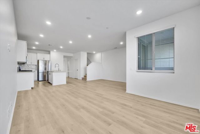 4102 S Limecrest Paseo, Ontario CA: https://media.crmls.org/mediaz/cb25a6ca-2fac-465b-b18a-6124172cc22a.jpg