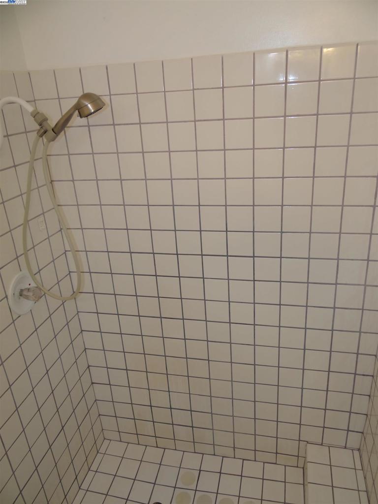 https://media.crmls.org/mediaz/cb25fcf5-4b62-4ac2-8e68-fbac0036652c.jpg?preset=X-Large