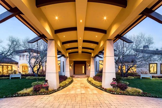 27500 La Vida Real, Los Altos Hills CA: https://media.crmls.org/mediaz/cb2637bc-3246-4726-9133-e3312fd6192d.jpg