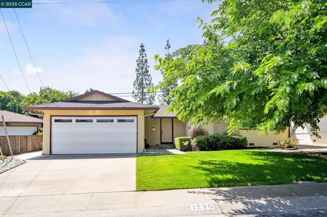 1236 Sherlock Way, Concord CA: https://media.crmls.org/mediaz/cb265d4b-18c0-4c87-a2eb-169752b1efae.jpg