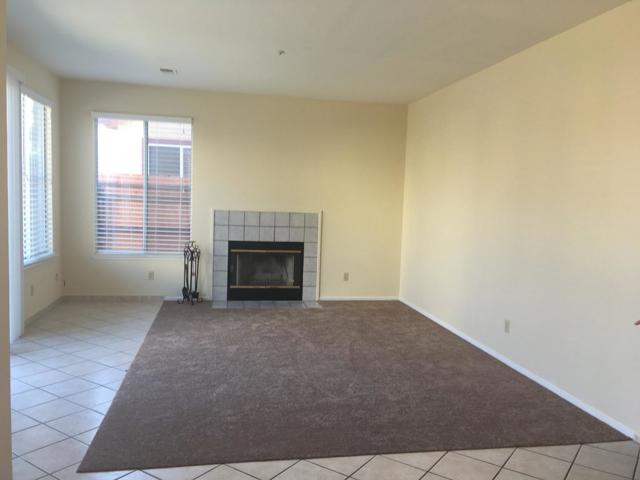 1109 Elmsford Way, Salinas CA: https://media.crmls.org/mediaz/cb26e64b-888e-4313-bb3d-3ba8144e3725.jpg